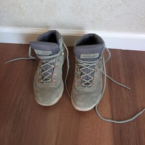 Columbia Women's's Sage Hiking Boots